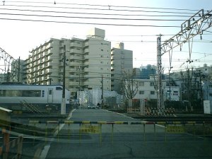 新大阪駅-東淀川駅間の開かずの踏切 新大阪駅-東淀川駅間の開かずの踏切